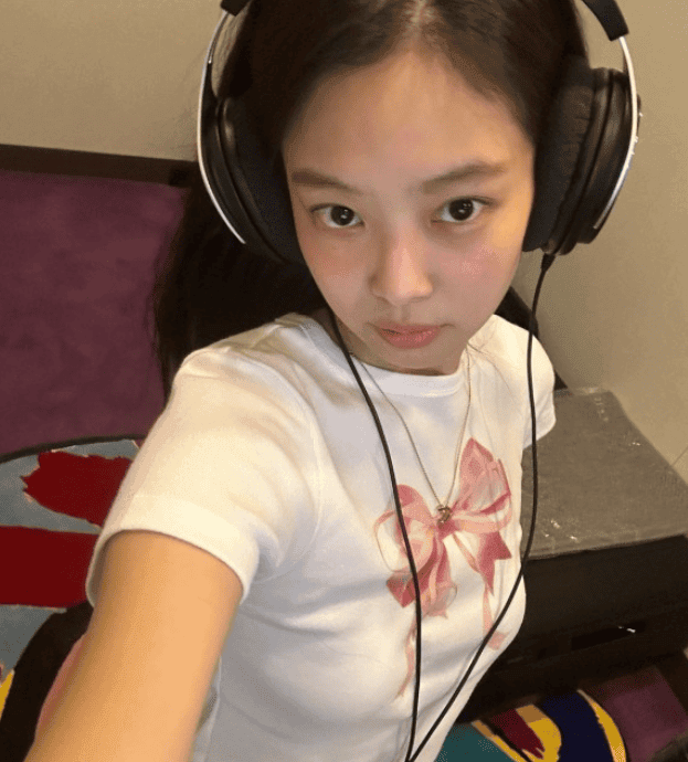[Celeb Pick!] Double Ribbon Slim Crop T-shirt