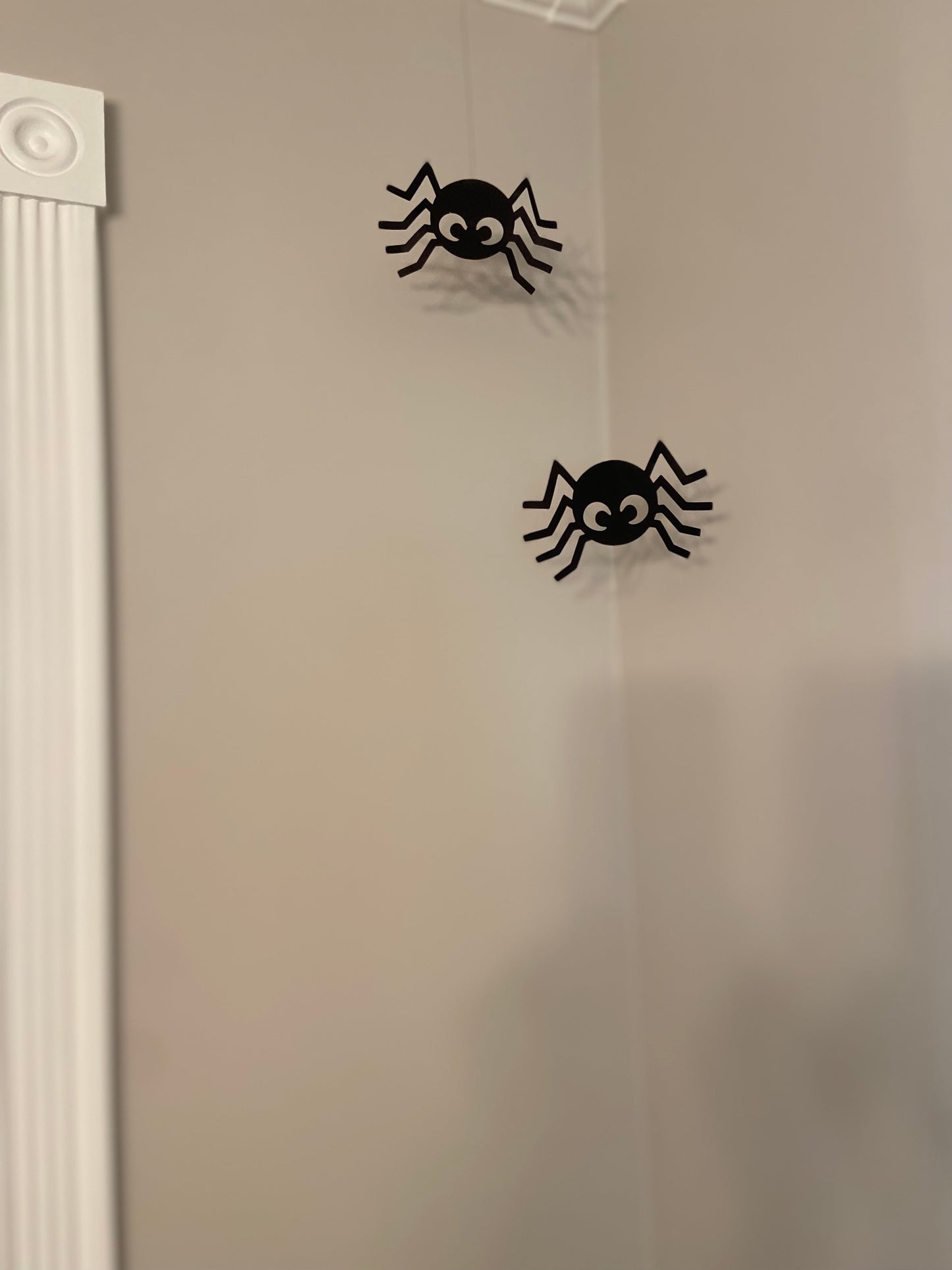 SHAPES ETC. Spider Cut-Out Large Single Color