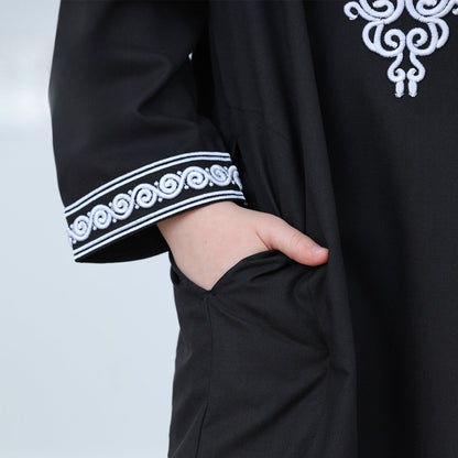 Boys Embroidered Hooded Thobe with Pockets(MKB010)