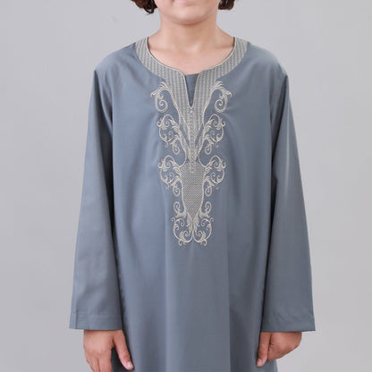 Boys' Embroidered Thobe with Side Pockets(MKB035)