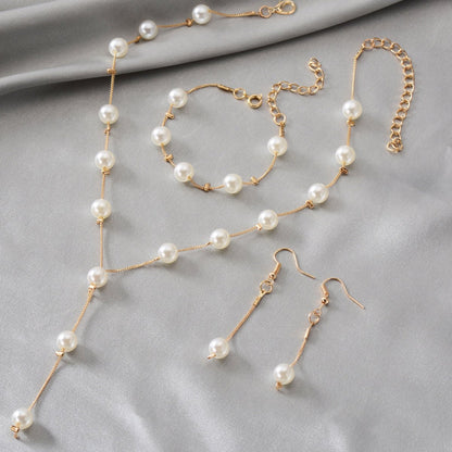Elegance Pearl Earrings & Necklace Ensemble (MAC313)