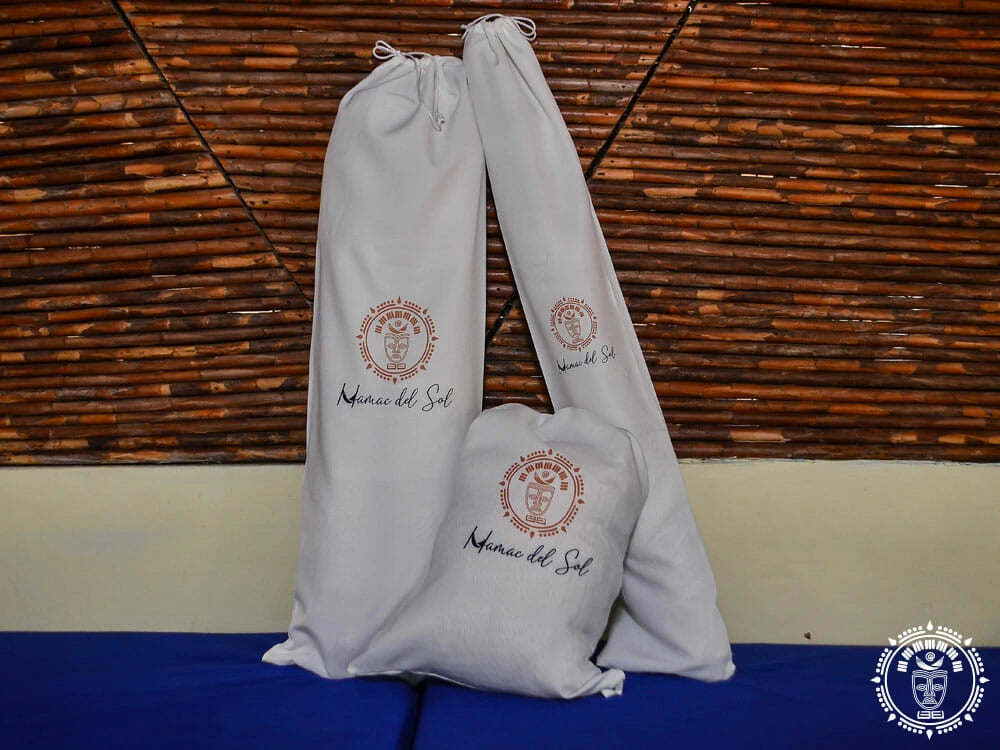 Hamac à barre L Pride de Hamac de Sol, featuring a sturdy frame and colorful fabric for outdoor relaxation.