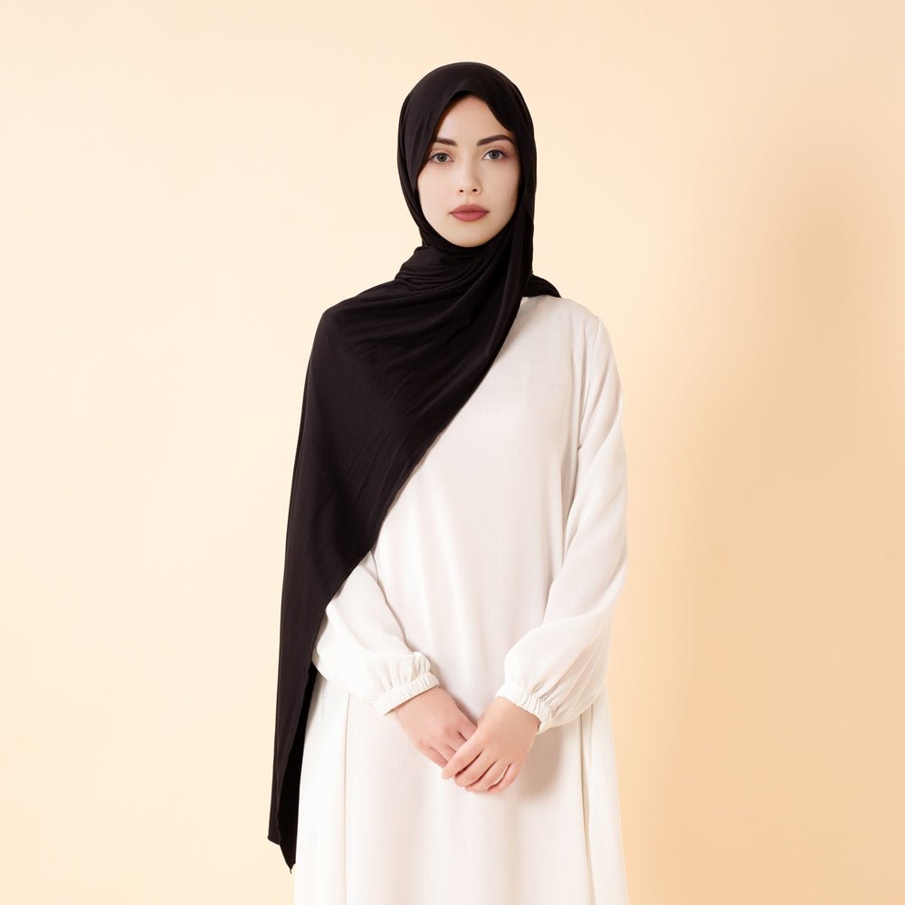 Natural bamboo hijab from Mariam's Collection in midnight black, made from soft, breathable bamboo jersey fabric.