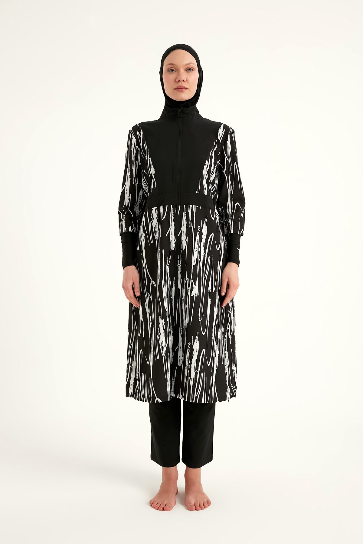 Black full coverage swimwear burkini set by Marina Modest, tam kapalı mayo with modest design for comfortable swimming.