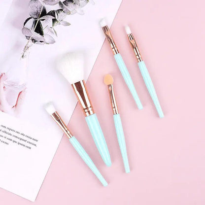MMU022 mini eyeshadow brush