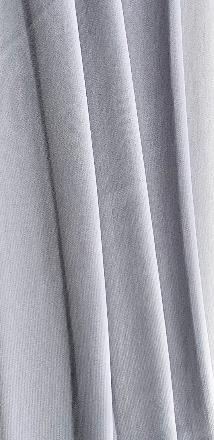 Light grey premium chiffon hijab from Muslimah.de, lightweight and elegant for everyday wear.