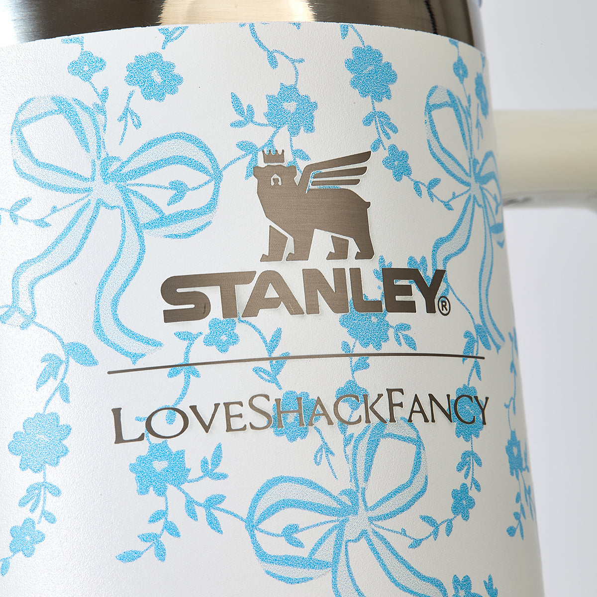Stanley x LoveShackFancy Bow Blossom Quencher H2.0 FlowState Tumbler 40oz – Limited Edition Floral Bow Tumbler