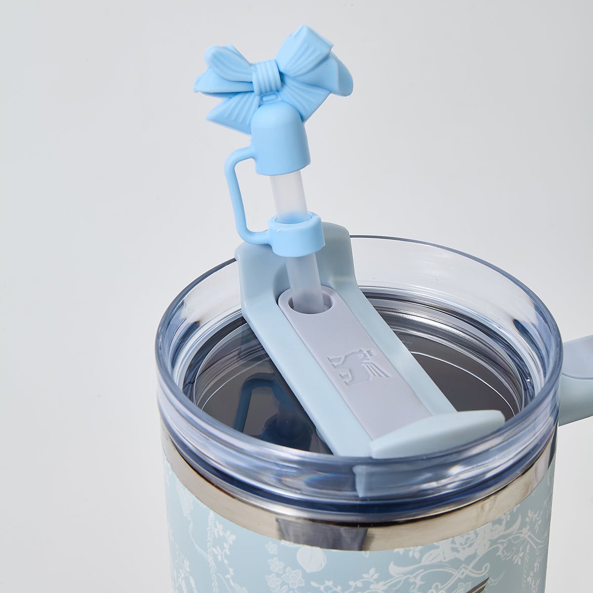 Stanley x LoveShackFancy Toscana Toile Alpine Quencher H2.0 FlowState Tumbler 40oz – Limited Edition Blue Toile Collection