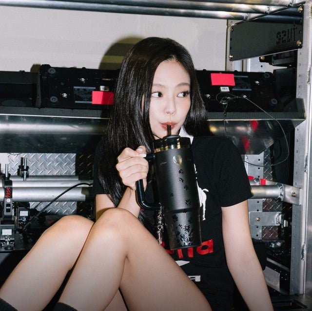 Stanley x JENNIE Midnight Bloom Luxe Quencher Tumbler – Black Limited Edition