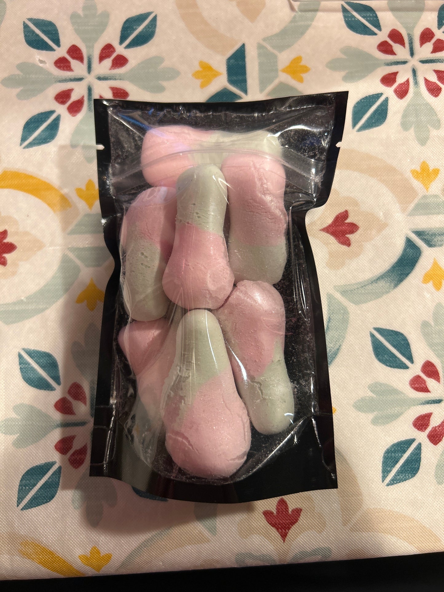 Sweet Palace Squashies Drumsticks with raspberry and cream flavors, shown in the image.