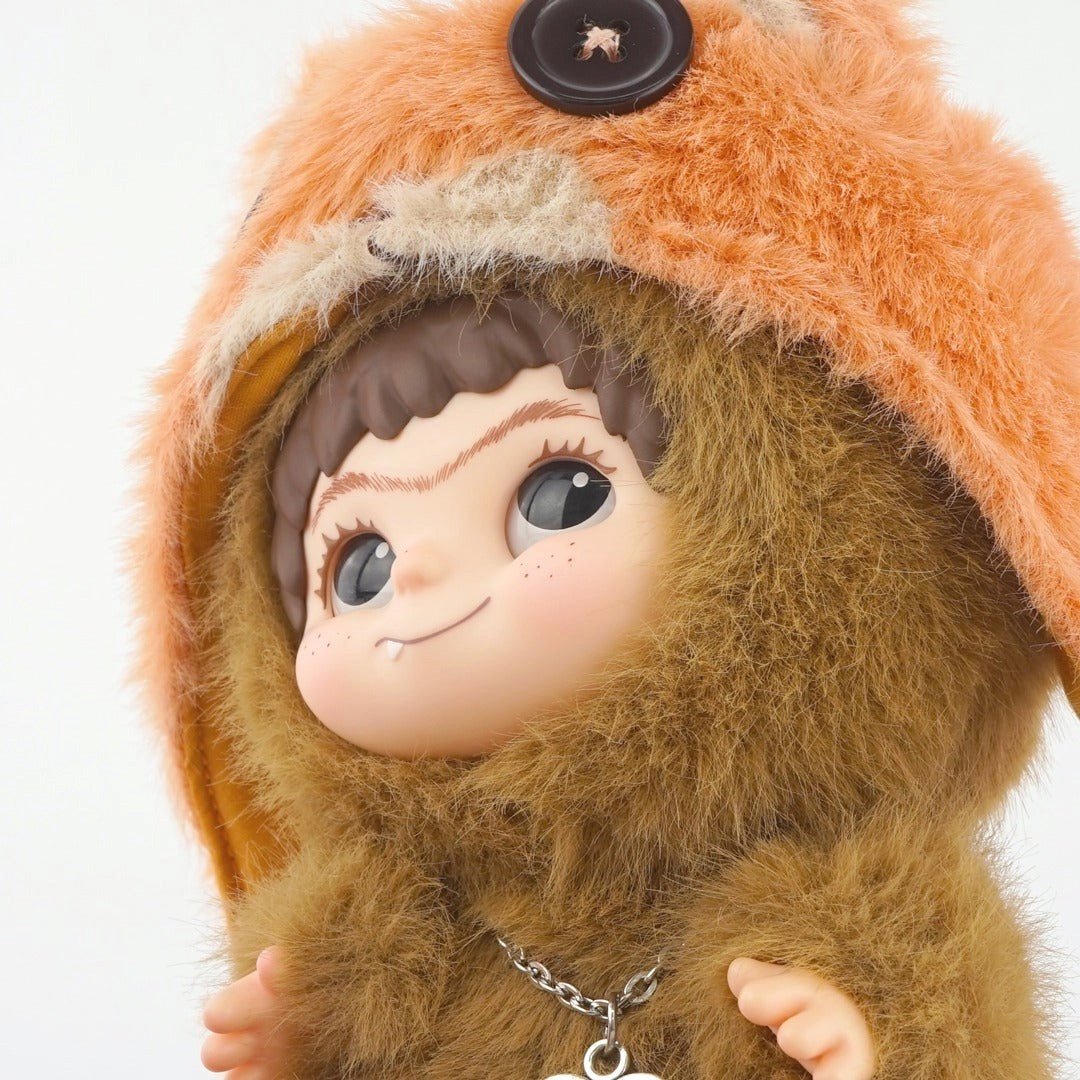 WAKUKU Fuzzy Play Bear bag charm from the Trendy Fun Party Series, soft plush accessory for backpacks and bags